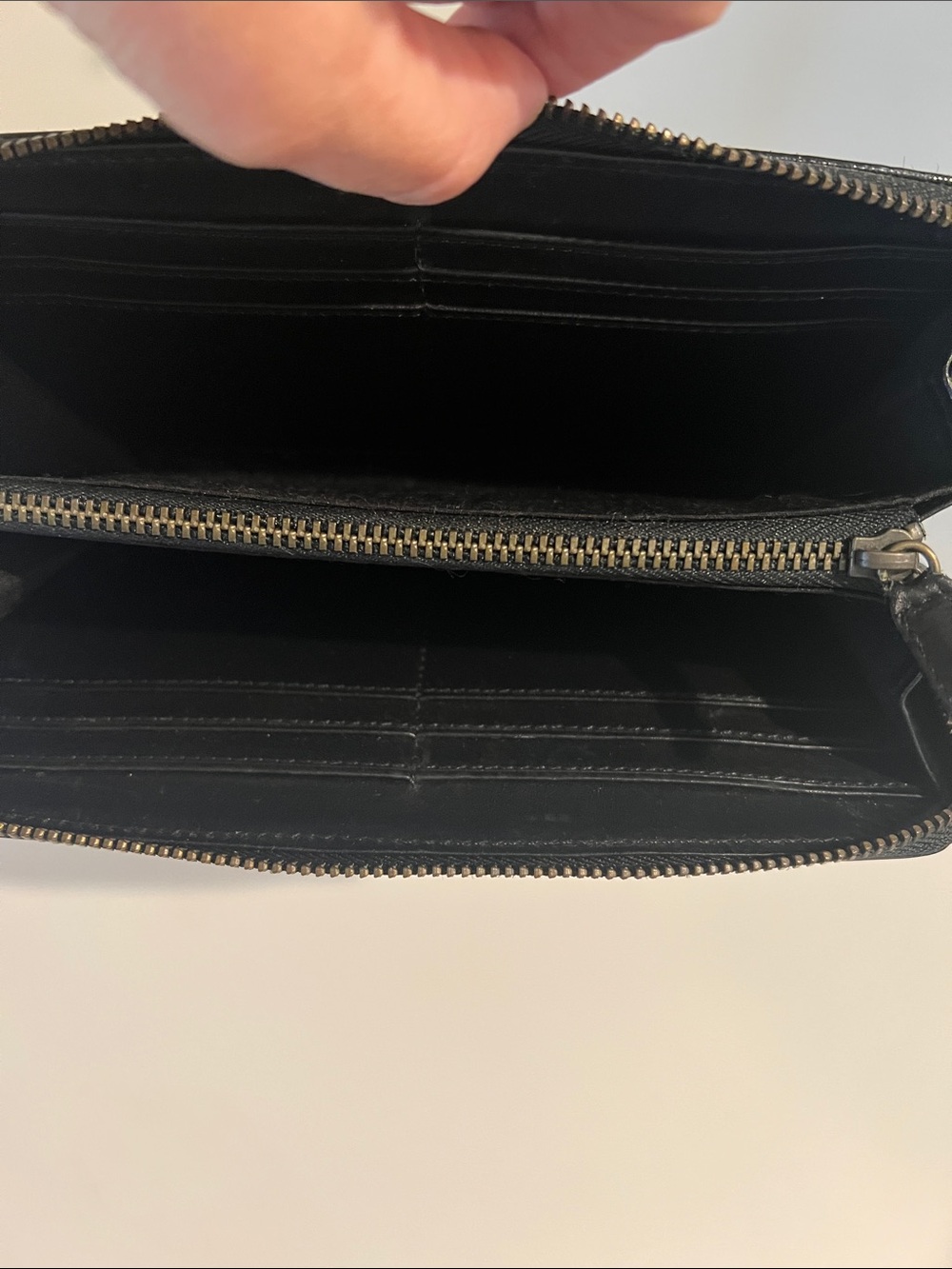 Lauren Ralph Lauren Black Zip-Around Haircalf Wallet - Picture 5 of 6